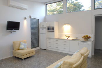 By The Beach B&B And Apartments - Accommodation Search 10