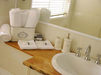 Apple Tree Cottage & Studio - Accommodation Search 3