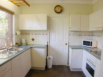 Apple Tree Cottage & Studio - Accommodation Search 10