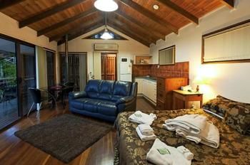 Treetops Accommodation Montville - Accommodation Search 1