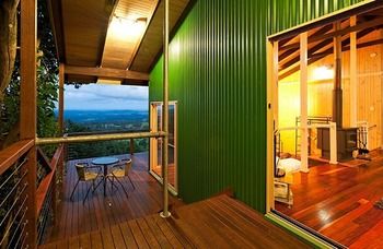 Treetops Accommodation Montville - Accommodation Search 10
