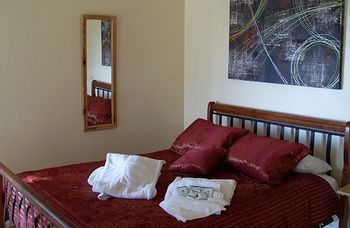 Treetops Accommodation Montville - Accommodation Search 15