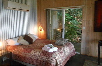Treetops Accommodation Montville - Accommodation Search 24