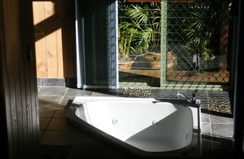 Treetops Accommodation Montville - Accommodation Search 34