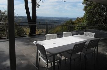 Treetops Accommodation Montville - Accommodation Search 50