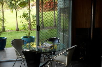 Treetops Accommodation Montville - Accommodation Search 57