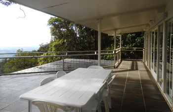 Treetops Accommodation Montville - Accommodation Search 62