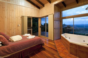 Treetops Accommodation Montville - Accommodation Search 66
