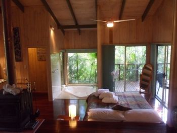 Treetops Accommodation Montville - Accommodation Search 69