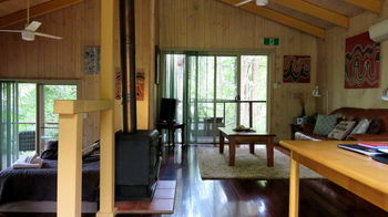 Treetops Accommodation Montville - Accommodation Search 70