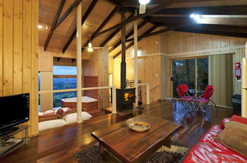 Treetops Accommodation Montville - Accommodation Search 73