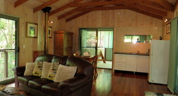 Treetops Accommodation Montville - Accommodation Search 75