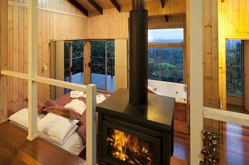 Treetops Accommodation Montville - Accommodation Search 77