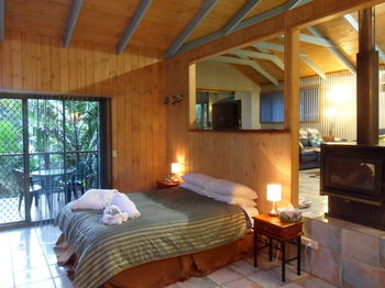 Treetops Accommodation Montville - Accommodation Search 78