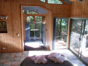 Treetops Accommodation Montville - Accommodation Search 79