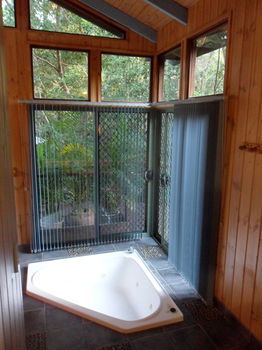 Treetops Accommodation Montville - Accommodation Search 83