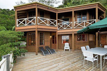 Treetops Accommodation Montville - Accommodation Search 90