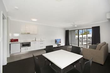 Cooroy Luxury Motel Apartments Noosa - Accommodation Search 10