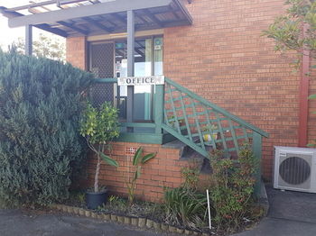 Bentley Waterfront Motel & Cottages - Accommodation Search 2