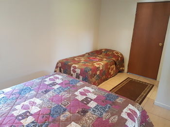 Bentley Waterfront Motel & Cottages - Accommodation Search 4