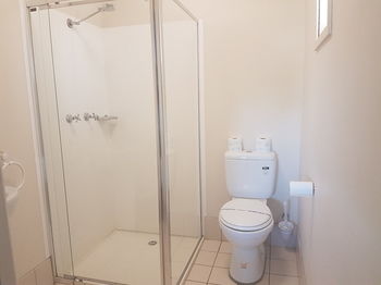 Bentley Waterfront Motel & Cottages - Accommodation Search 11