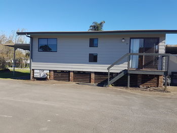 Bentley Waterfront Motel & Cottages - Accommodation Search 66