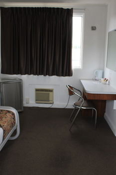 Hotel Beach House Nambour - Accommodation Search 9