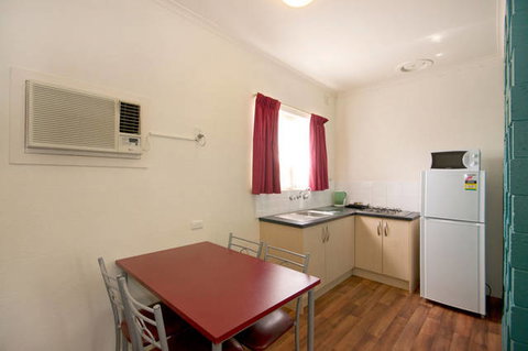 Hello Adelaide Motel + Apartments - Accommodation Search 4