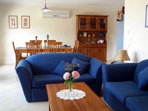 Bay - Ann Cottage - Accommodation Search 0
