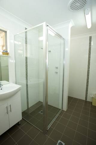 Econo Lodge Alabaster - Accommodation Search 9