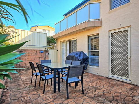 Seaview - Accommodation Search 75