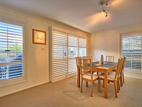 Seaview - Accommodation Search 77
