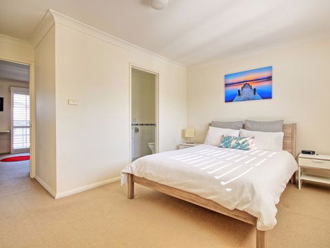 Seaview - Accommodation Search 80