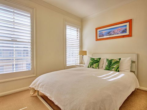 Seaview - Accommodation Search 81