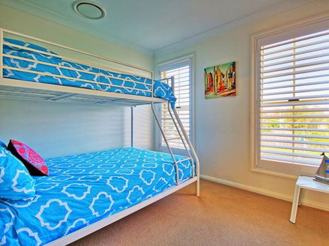 Seaview - Accommodation Search 82