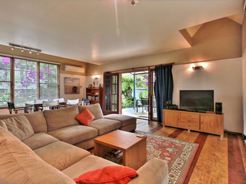 Seaview - Accommodation Search 125
