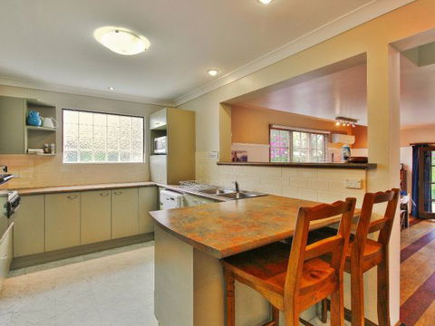 Seaview - Accommodation Search 127