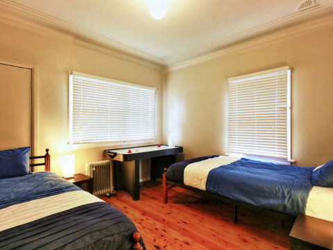 Seaview - Accommodation Search 130