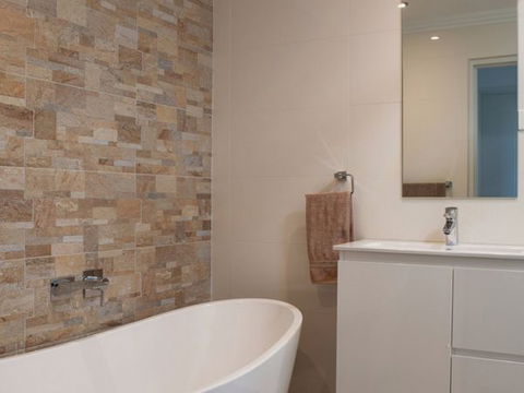 Seaview - Accommodation Search 140