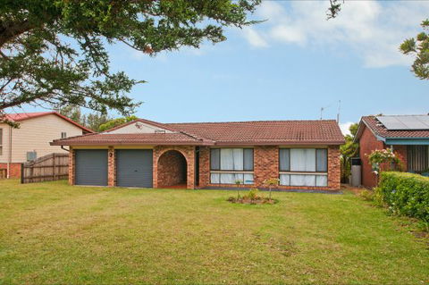 Culburra Cottage - Accommodation Search 244