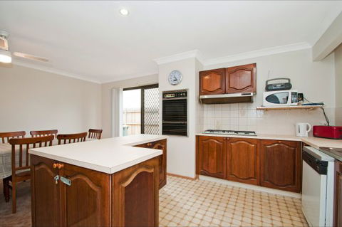 Culburra Cottage - Accommodation Search 247