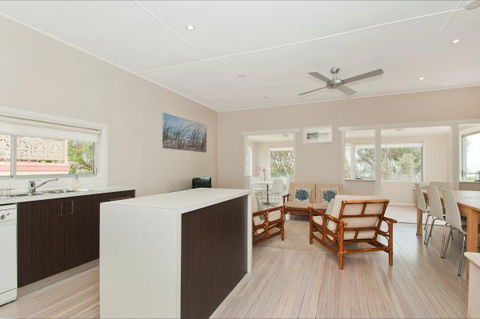 Culburra Cottage - Accommodation Search 263