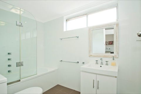 Culburra Cottage - Accommodation Search 267