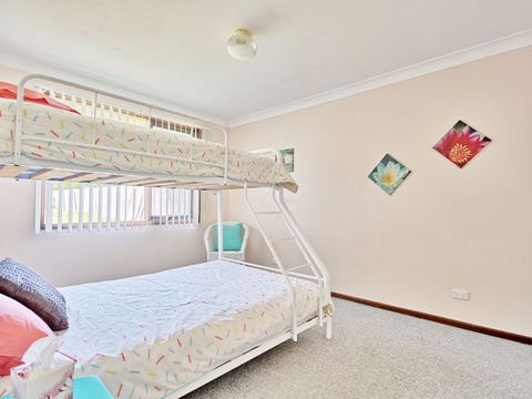 Seaview - Accommodation Search 149