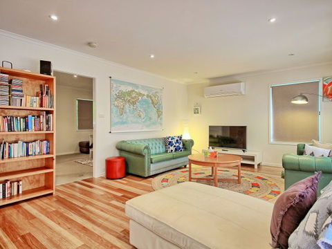 Seaview - Accommodation Search 194