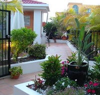 Shaz Maisons Beachside Holiday Apartments - Accommodation Search