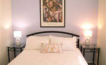The White House Apartment - Accommodation Search 4