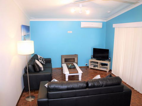 Crystal Waters - Accommodation Search 3