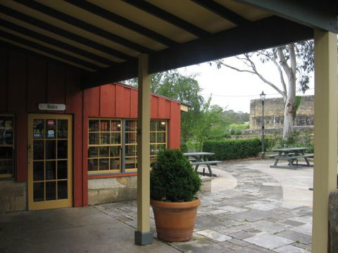 Surveyor General Inn - Accommodation Search 1