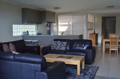 Claudis Beach Retreat Unit One - Accommodation Search 1